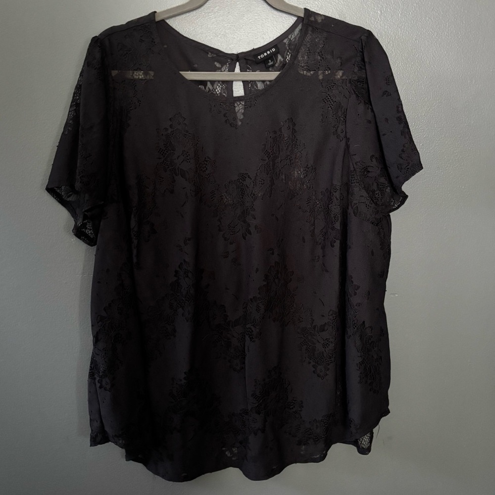 torrid Abbey Lace Short-Sleeve Blouse in Charcoal - Picture 7 of 14